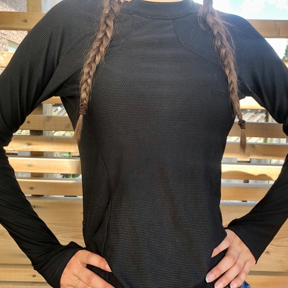 LuLu Lemon Athletica Long Sleeve Top - Picture 3 of 7